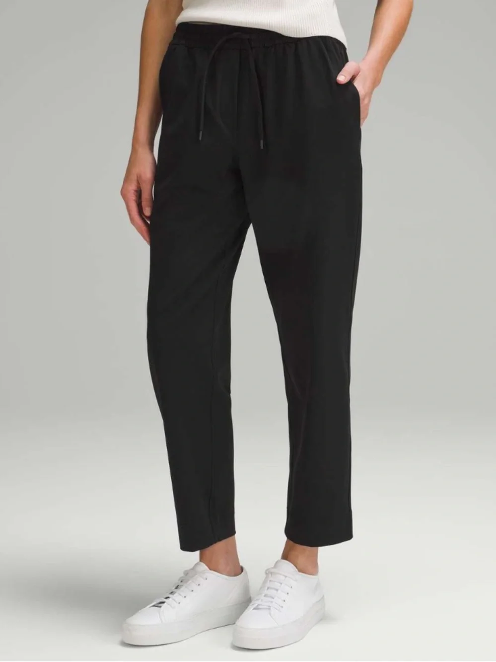 Lululemon Tapered-Leg Mid-Rise Pant 7/8 Length Luxstreme Size Medium Black